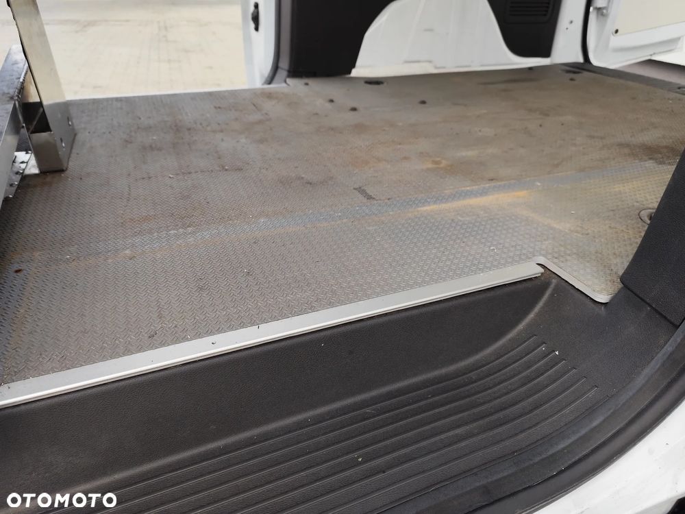 Ford TRANSIT CONNECT - 16