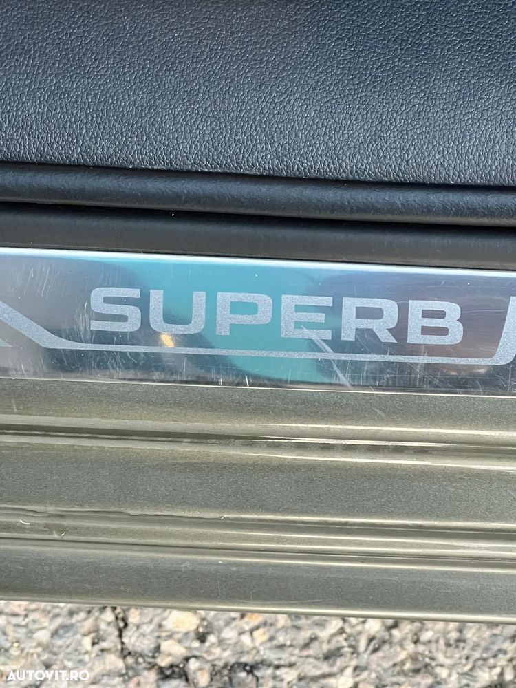 Skoda Superb 2.0 TDI DSG 4X4 Laurin & Klement - 19