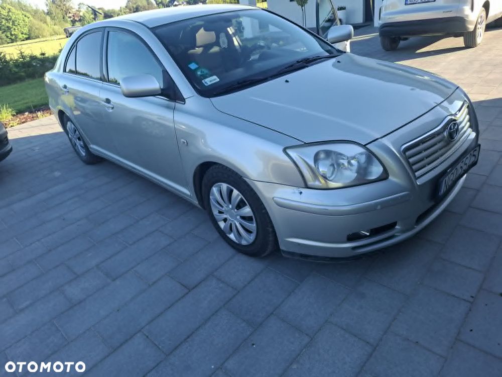 Toyota Avensis - 1