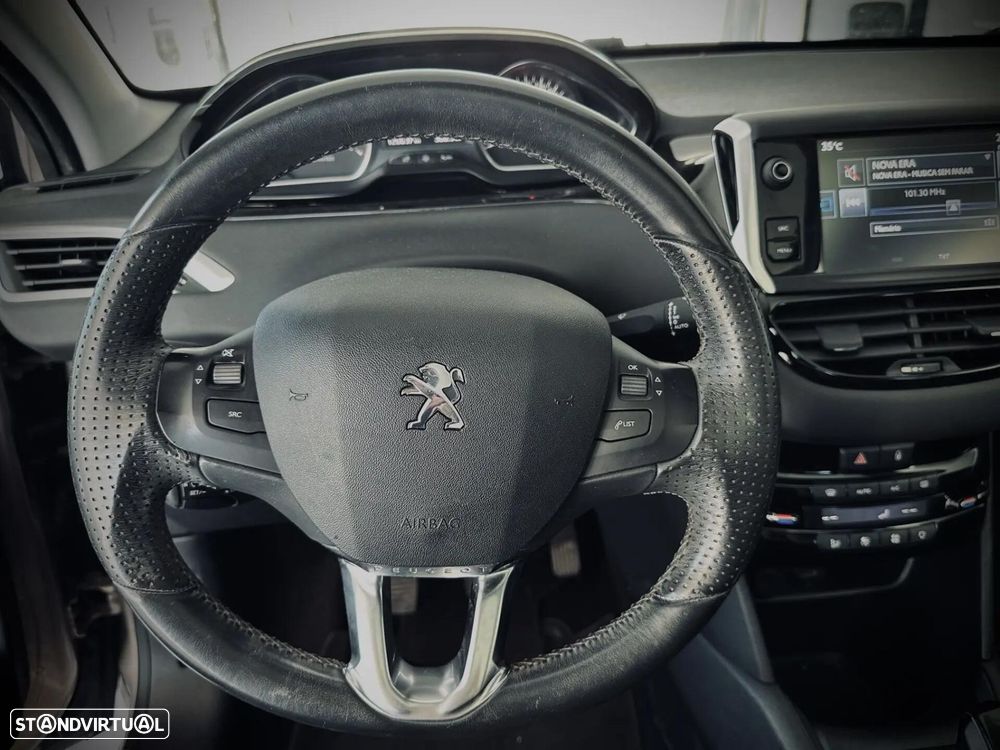 Peugeot 208 - 12