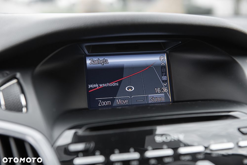 Ford Focus 1.6 EcoBoost Trend Sport - 29