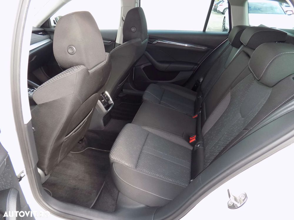 Skoda Octavia Combi 2.0 TDI (Green tec) DSG Style - 27