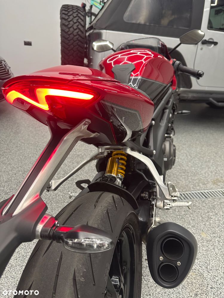 Triumph Speed Triple - 13