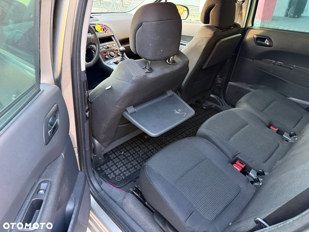 Peugeot 5008 155 THP Family - 11