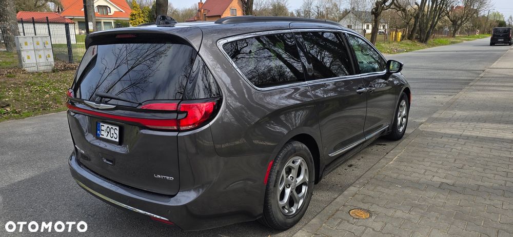 Chrysler Pacifica - 3