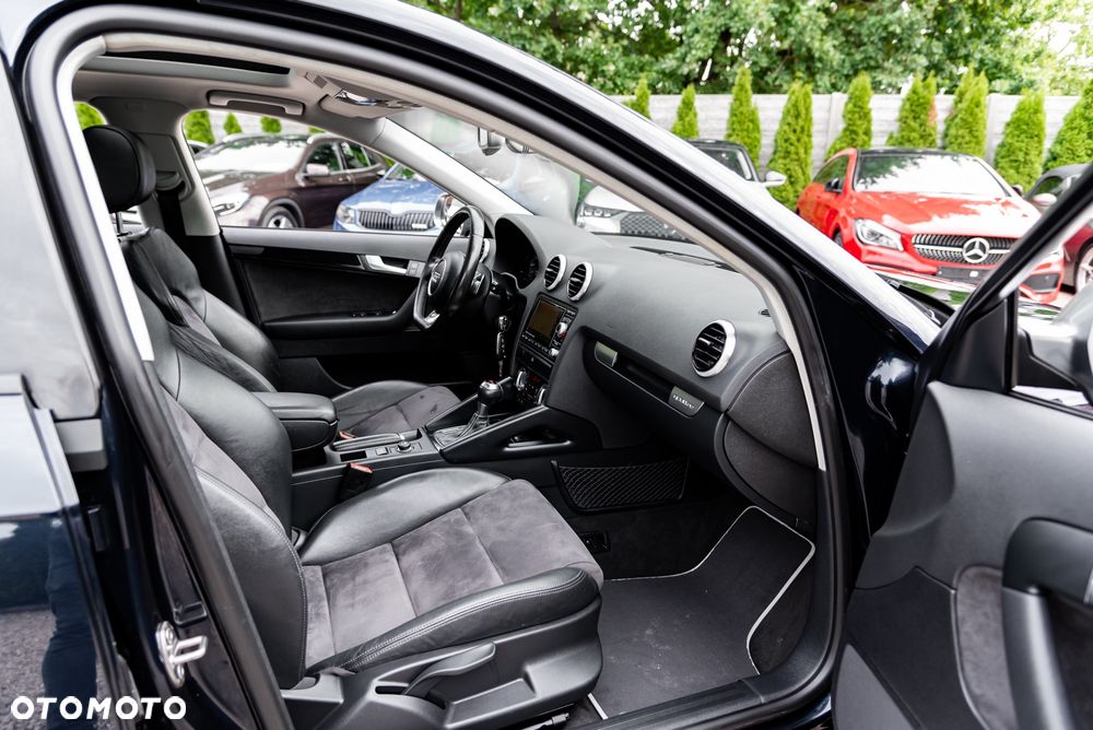 Audi S3 Sportback S tronic - 24