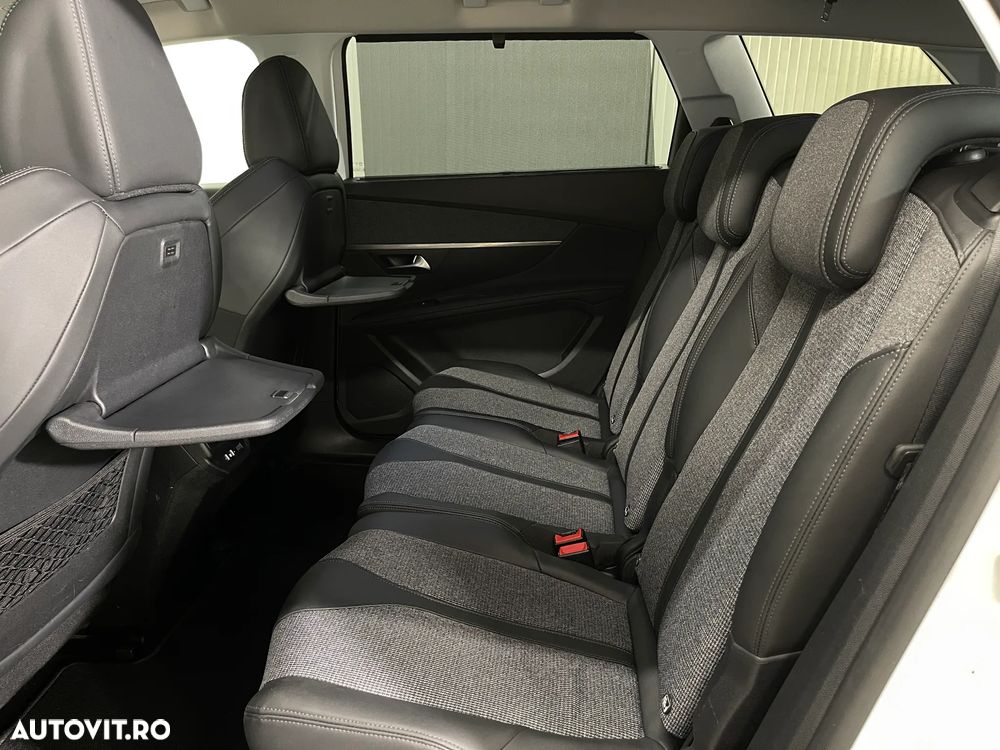 Peugeot 5008 - 12