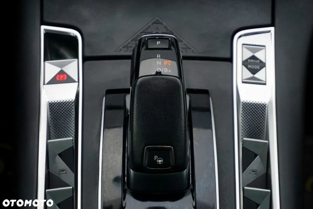 DS Automobiles DS 7 Crossback - 24