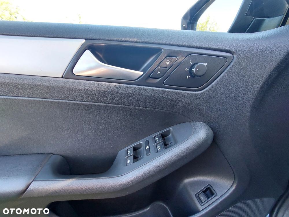 Volkswagen Jetta 1.4 TSI Comfortline - 14