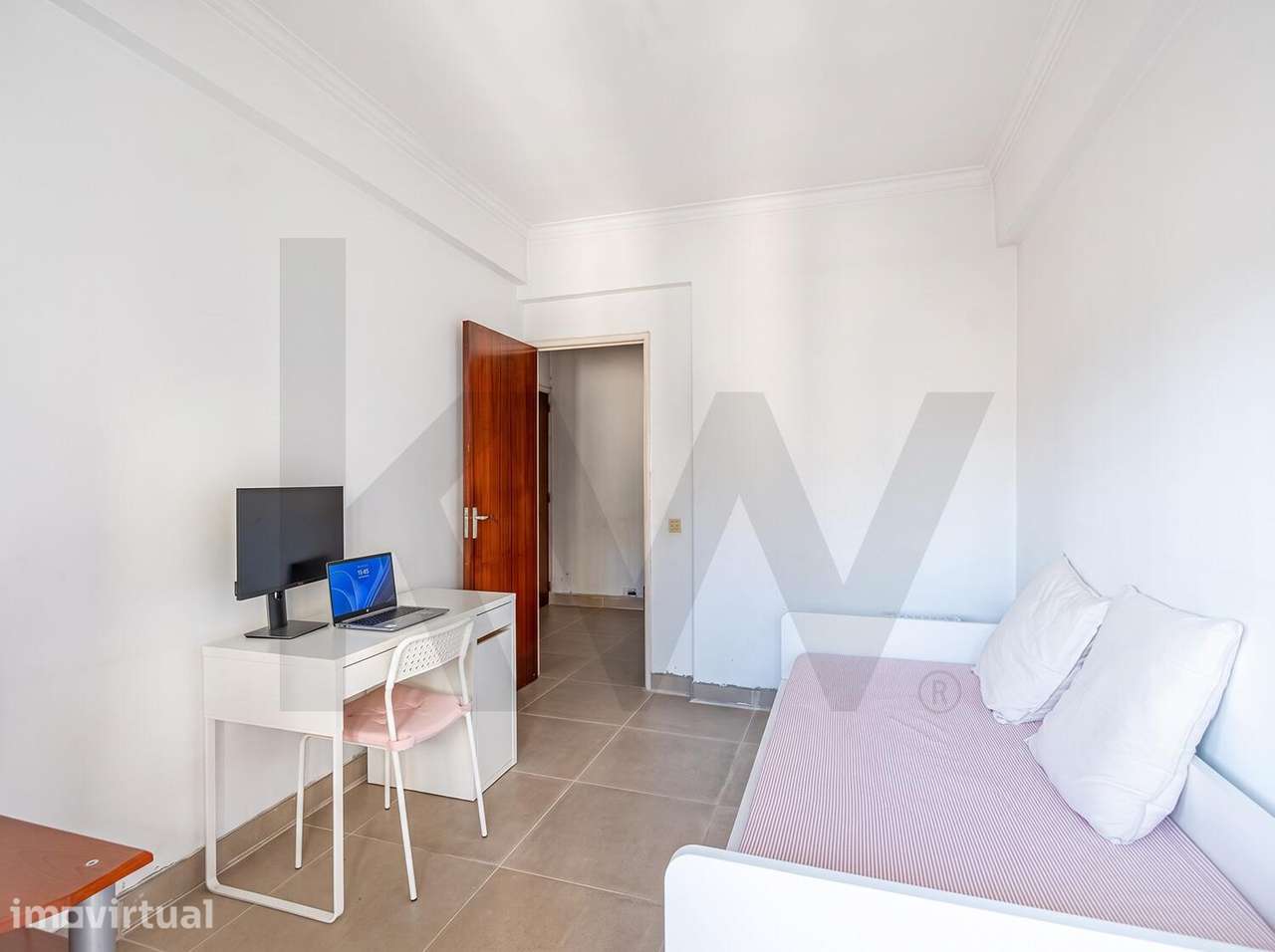 Apartamento T2 na Póvoa de Santo Adrião com localização prática e exce - Grande imagem: 2/17