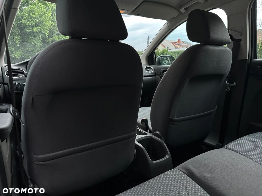 Ford Focus - 12