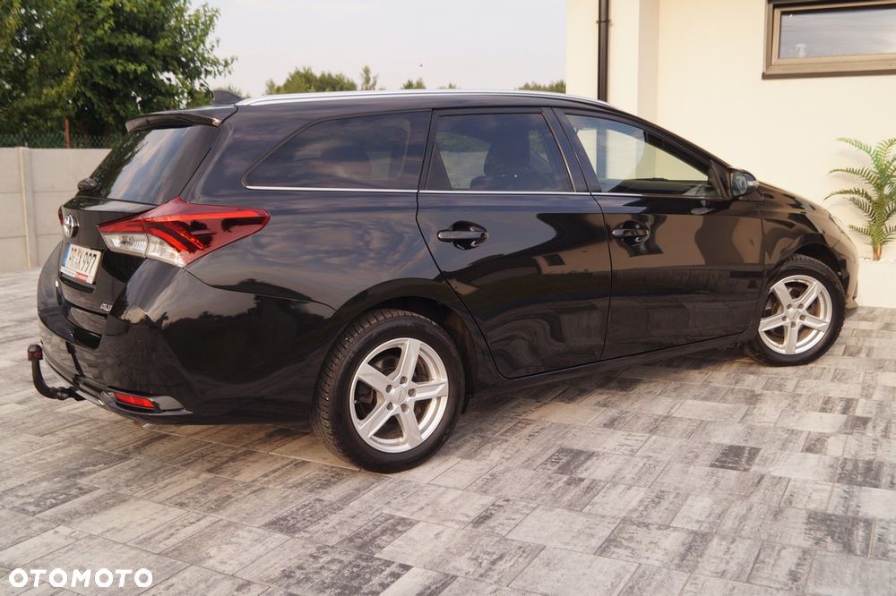 Toyota Auris 1.6 D-4D Executive - 15