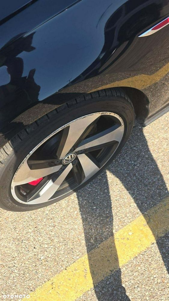 Volkswagen Golf - 14