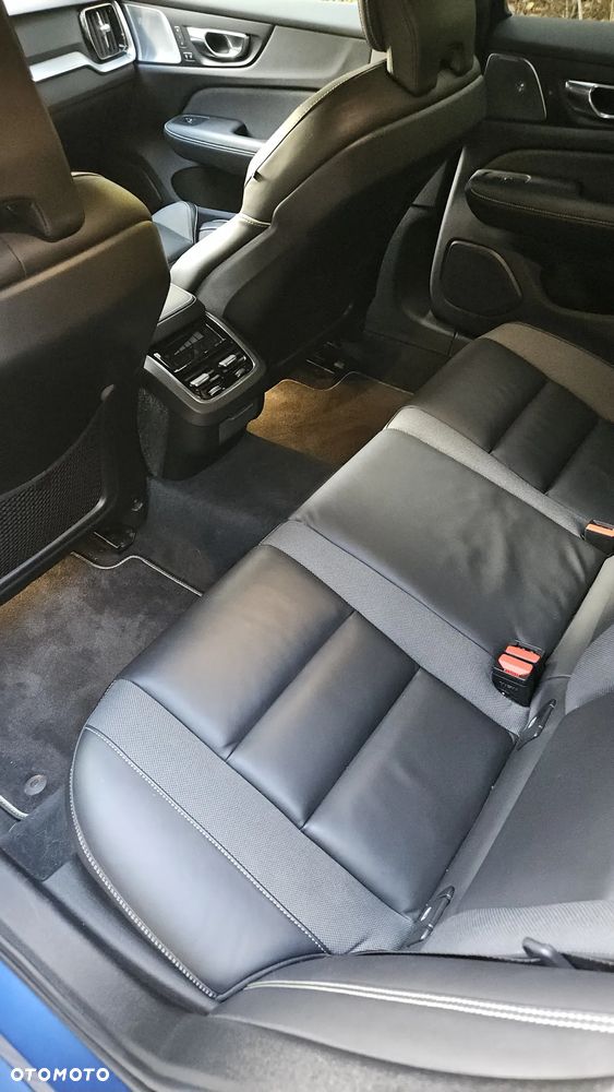 Volvo V60 T6 AWD R-Design - 21