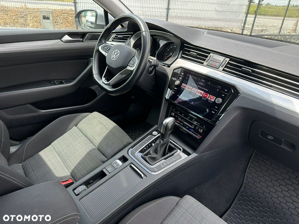 Volkswagen Passat - 20