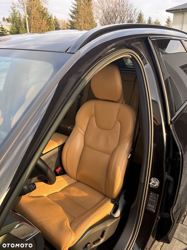 Volvo XC 60 B5 B AWD Plus Dark - 12