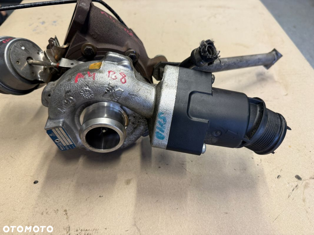 AUDI A4 B8 A5 8T 2.0 TDI TURBOSPRĘŻARKA USZKODZONA 03L145701D - 3