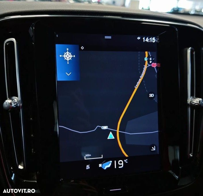 Volvo XC 40 T3 AT8 Momentum Pro - 9