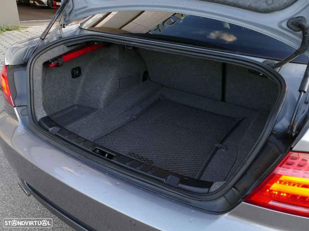 BMW 320 d Coupe - 11