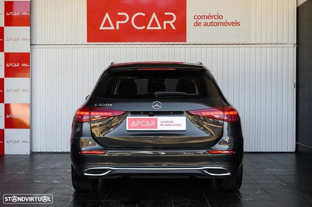 Mercedes-Benz C 300 e AMG Line - 4