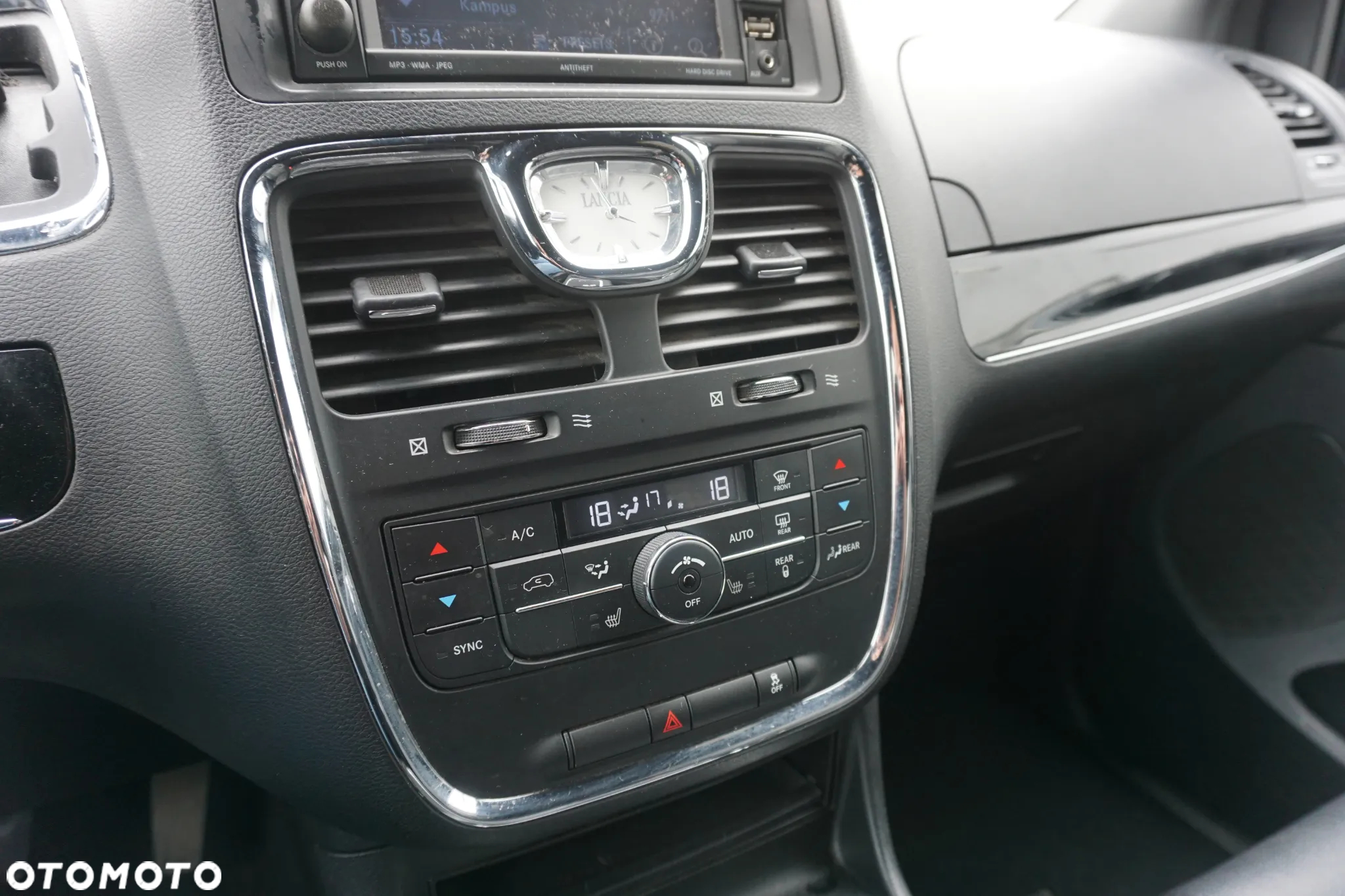 Lancia Voyager 2.8 Multijet 16v S - 12