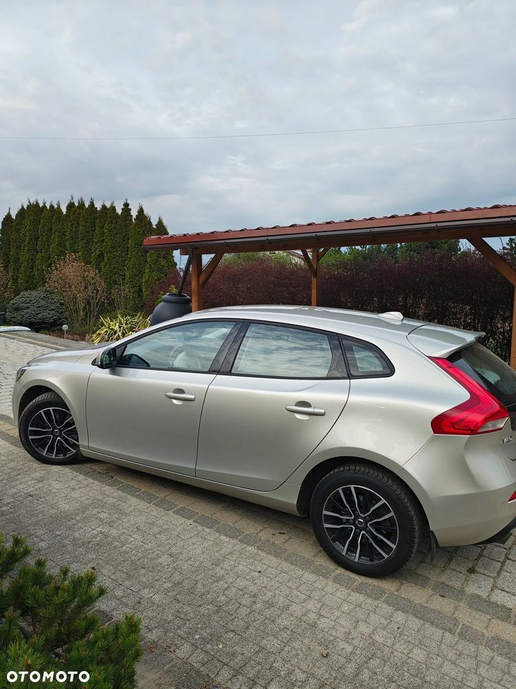 Volvo V40 T3 Drive-E R-Design Momentum - 3