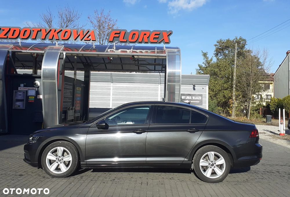 Volkswagen Passat - 2