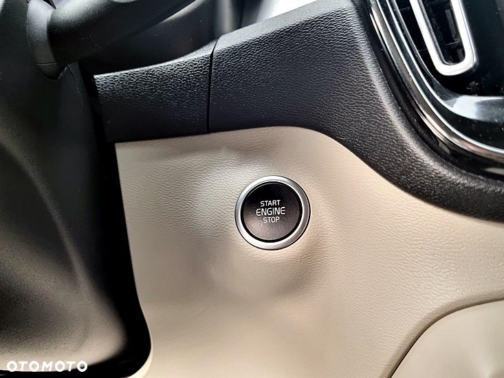 Volvo XC 40 D3 SCR Momentum Core - 27