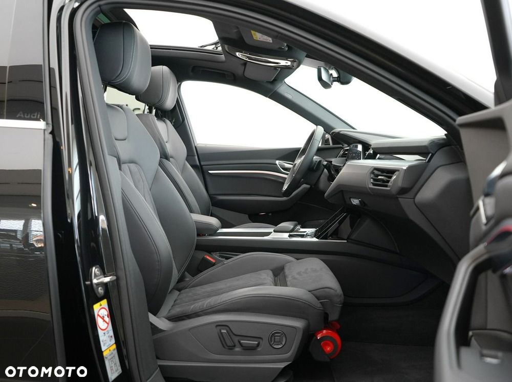 Audi Q8 Sportback e-tron - 26