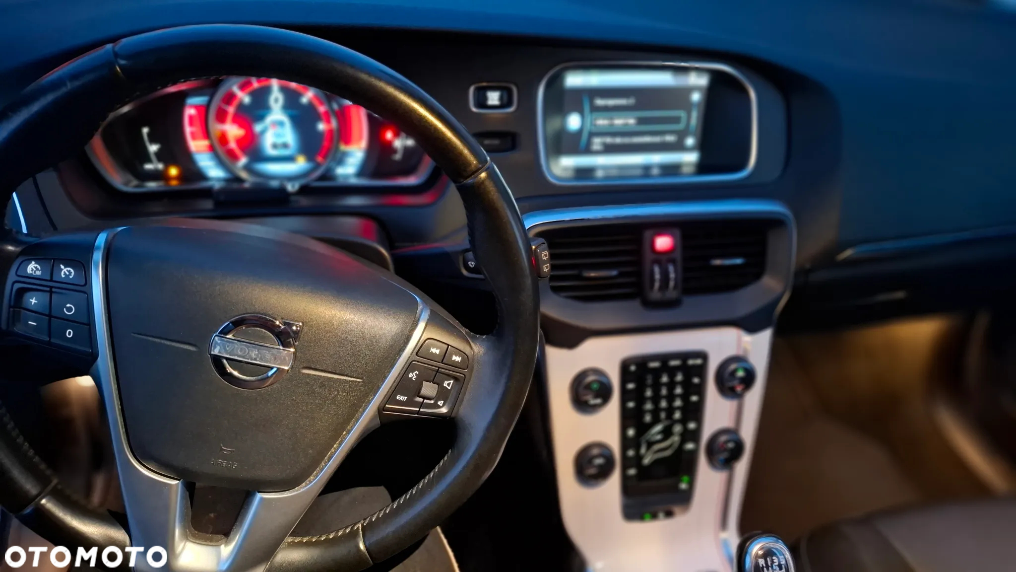 Volvo V40 D2 Summum - 8