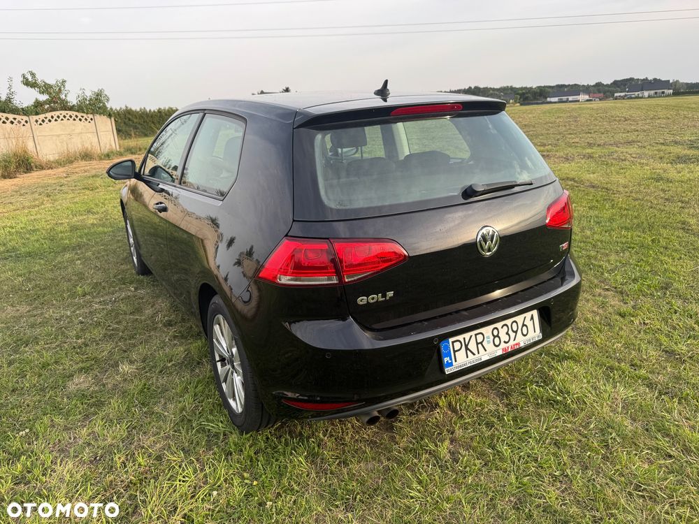 Volkswagen Golf - 25