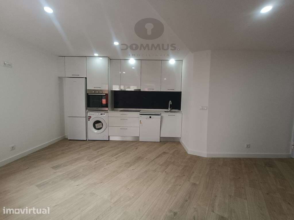 Apartamento T2 Totalmente Remodelado na Damaia - Grande imagem: 2/26