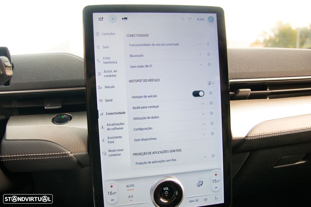 Ford Mustang Mach-E 75.7 kWh Premium AWD - 43