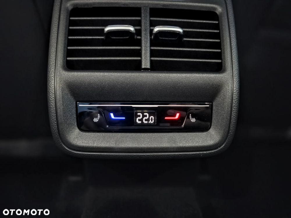 Volkswagen Passat Variant 1.5 TSI eHybrid PHEV 200kW R-Line Plus DSG - 22