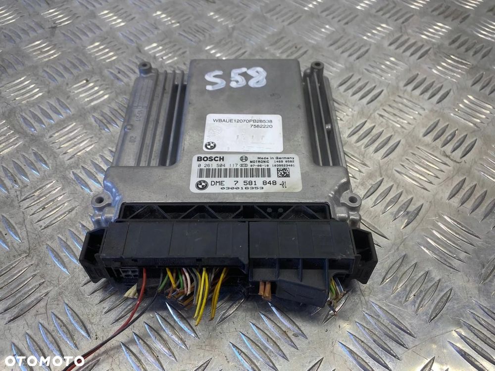 STEROWNIK MODUŁ KOMPUTER SILNIKA BMW E81 E87 E90 E60 2.0 7582220 0261S04117 - 2