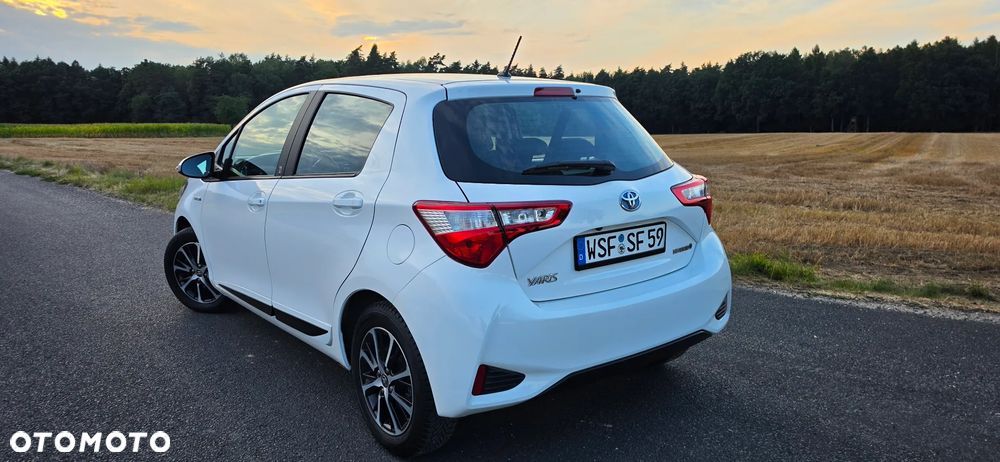 Toyota Yaris 1.5 VVT-i Team Deutschland - 11