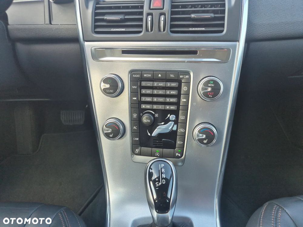 Volvo XC 60 D4 Geartronic Summum - 10