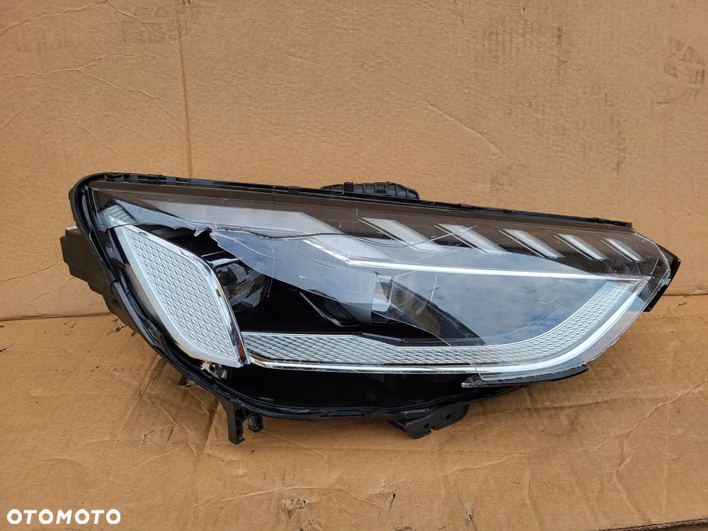 LAMPA PRAWY PRZOD MATRIX AUDI A4 B9 LIFT 8W0941036E - 1