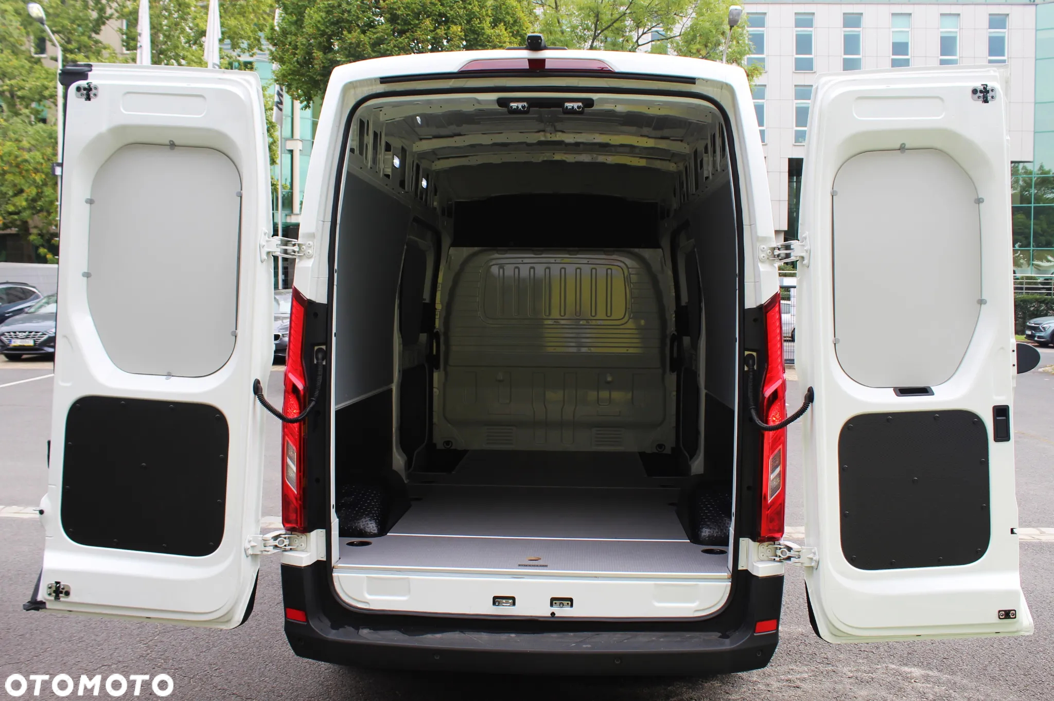 Maxus E-DELIVER 9 - 9
