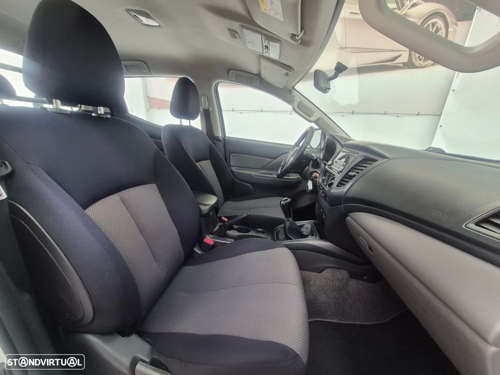 Mitsubishi L200 2.4 DI-D CD Space Cab Invite 2WD - 17