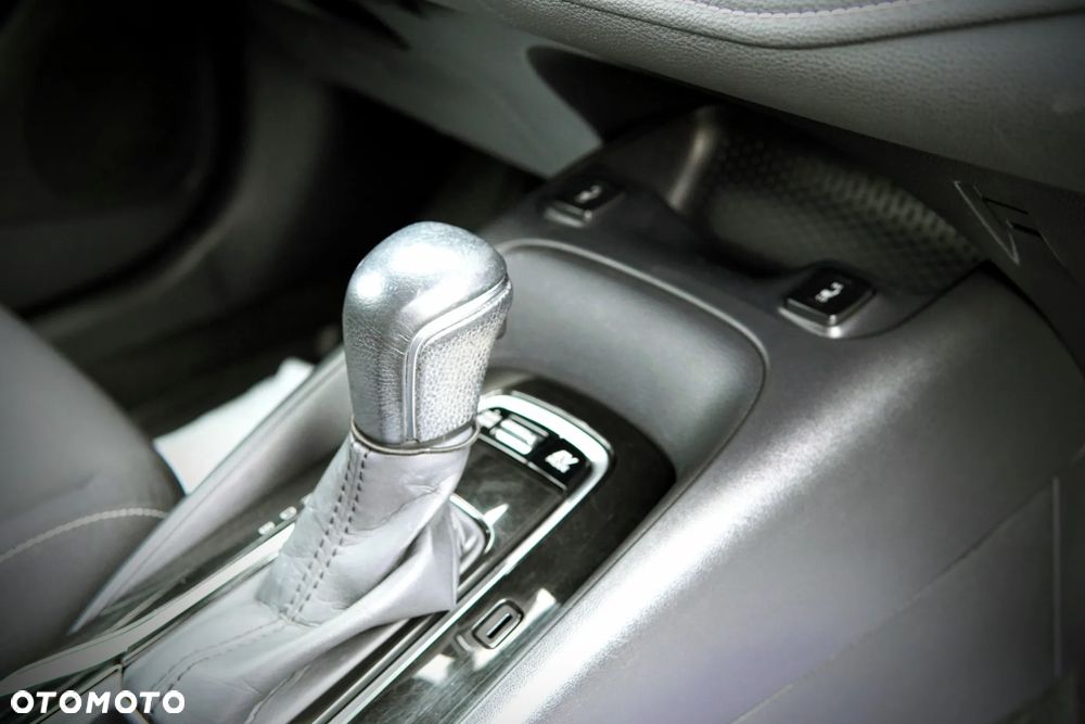 Toyota Corolla 1.8 Hybrid Comfort - 29