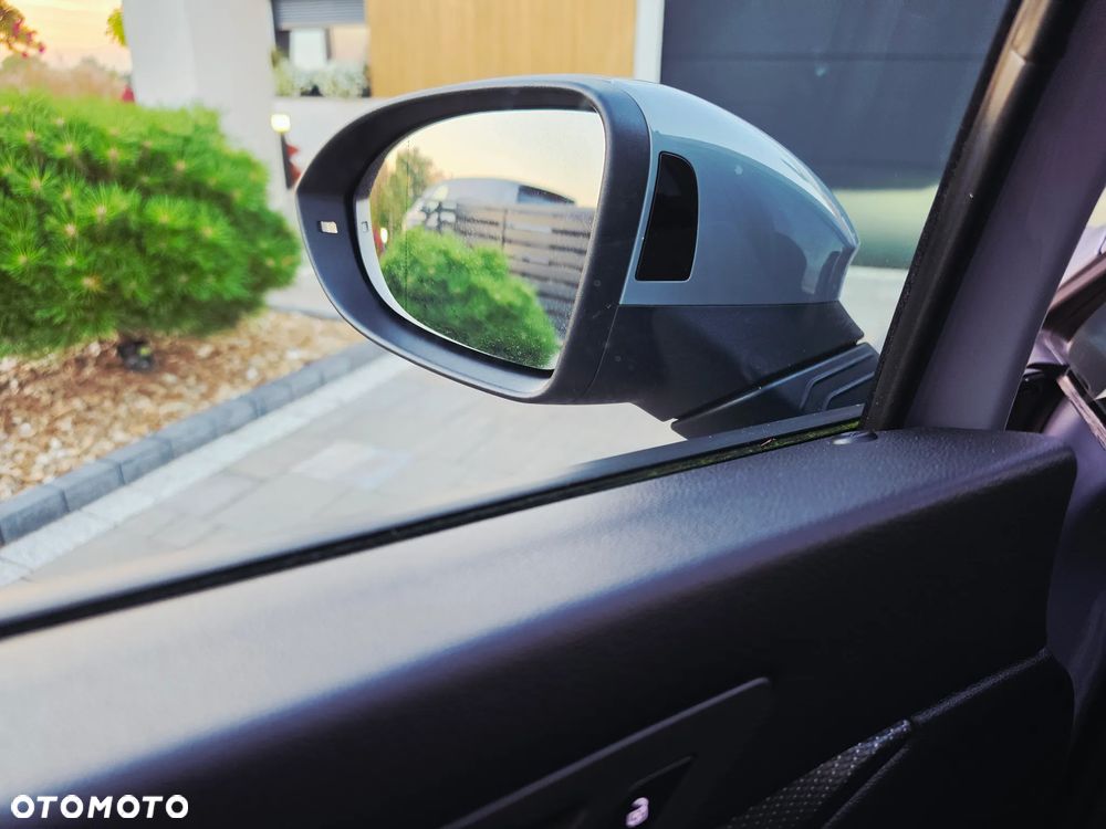 Volkswagen Golf 2.0 TDI R-Line Plus DSG - 10