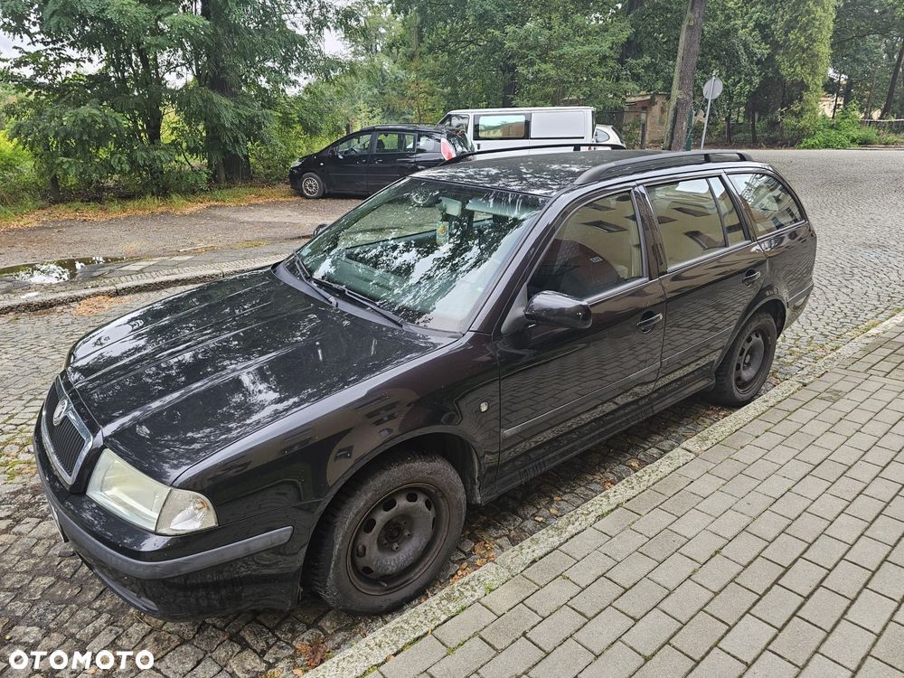 Skoda Octavia 1.6 Tour Classic - 2