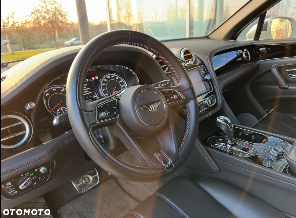 Bentley Bentayga - 21
