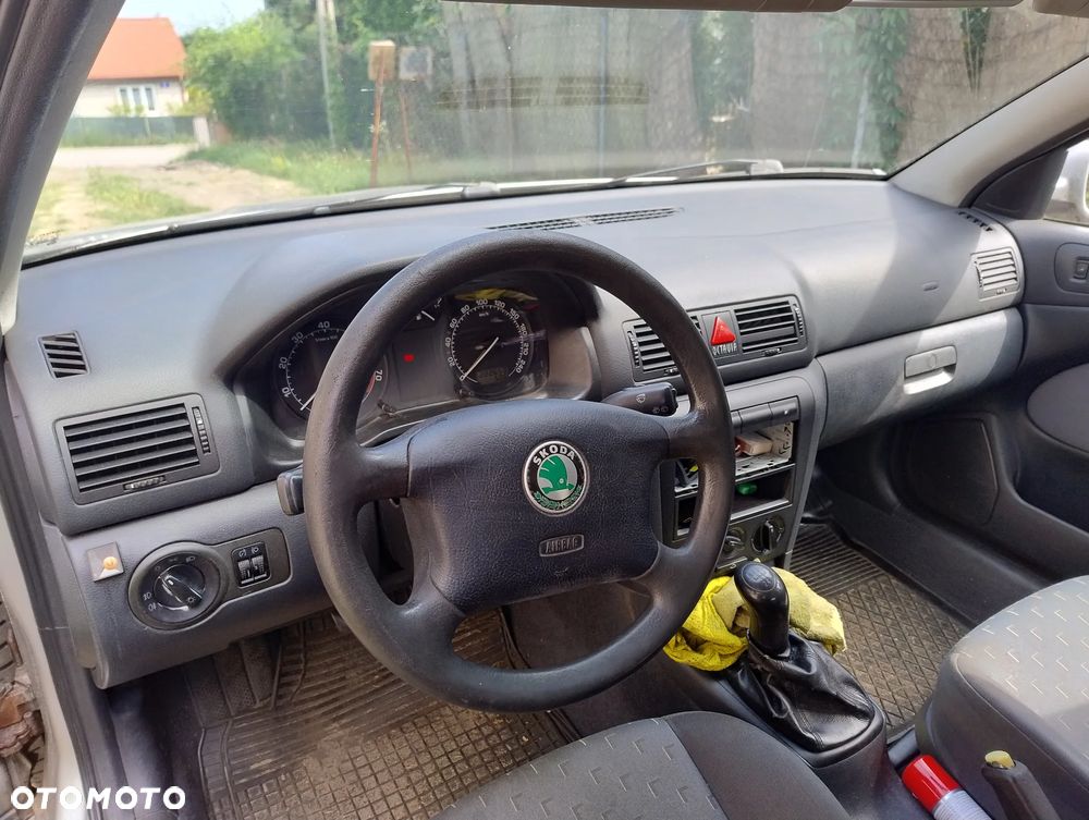 Skoda Octavia 1.6 Classic - 8