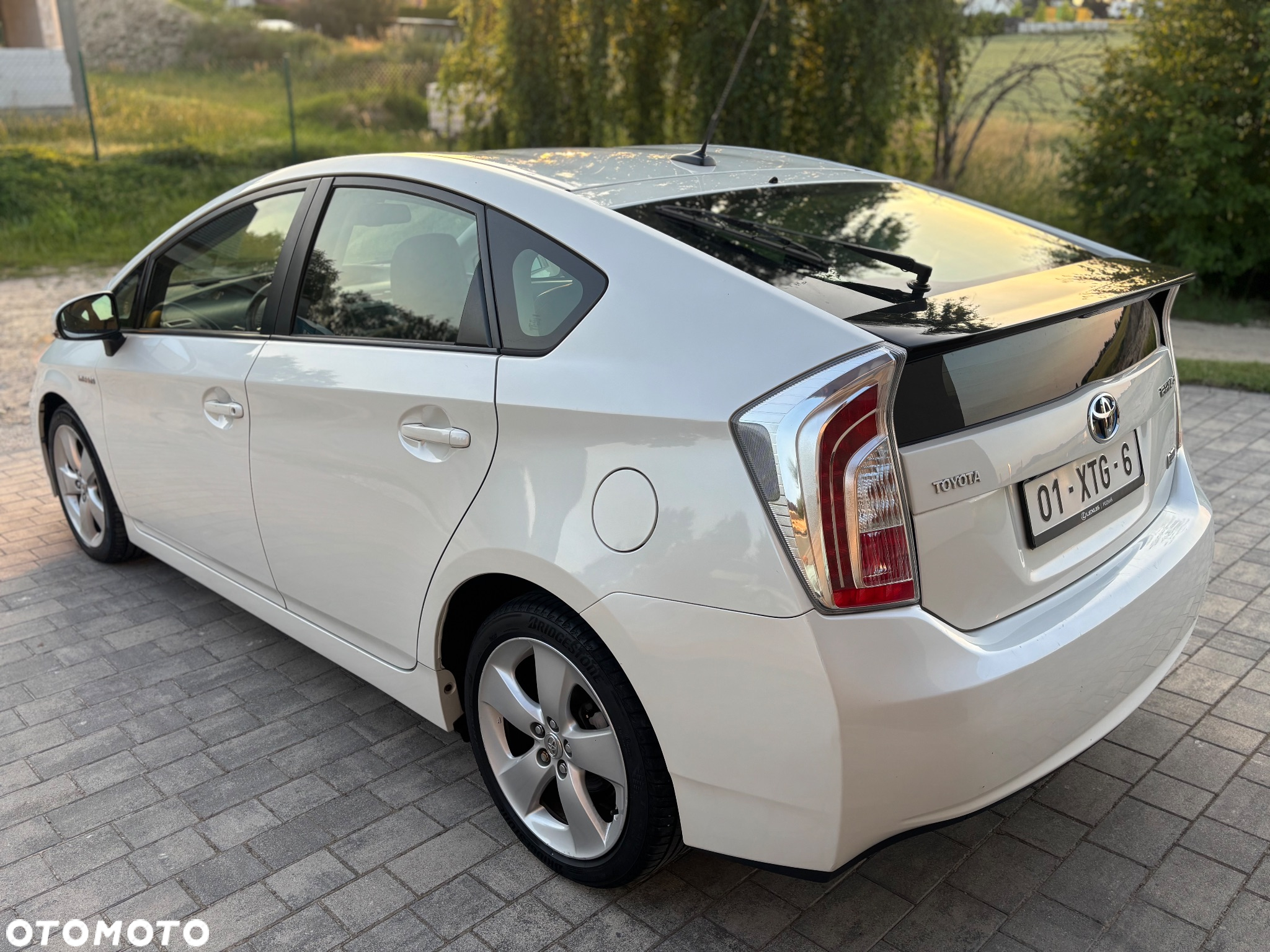 Toyota Prius 1.8 HSD Prestige - 9