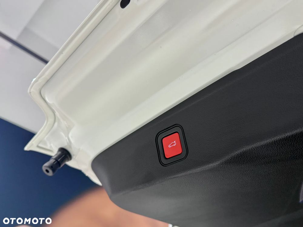 Jeep Avenger 1.2 T3 mHEV Upland 4xe eDCT6 - 19