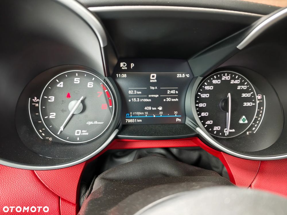 Alfa Romeo Giulia 2.9 V6 Bi-Turbo AT8 Quadrifoglio - 34