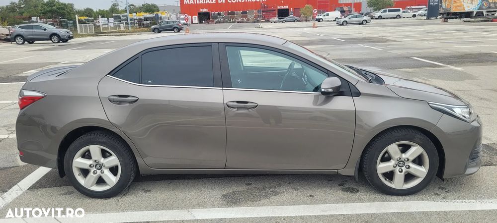 Toyota Corolla - 5