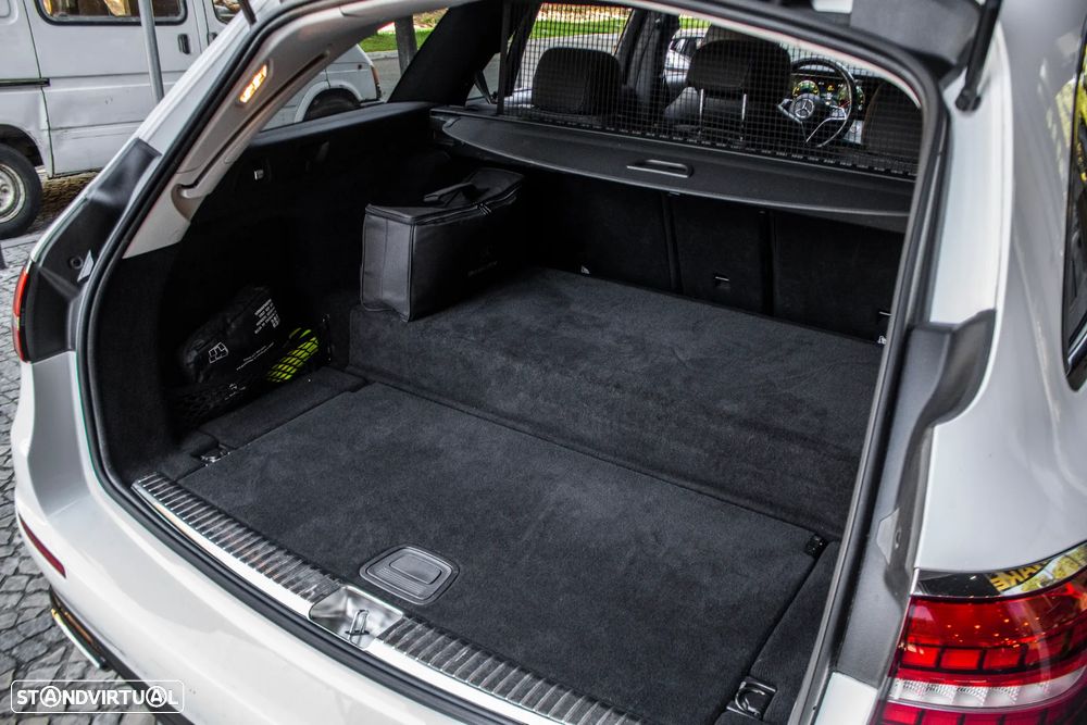Mercedes-Benz E 300 de Avantgarde 4Matic - 31